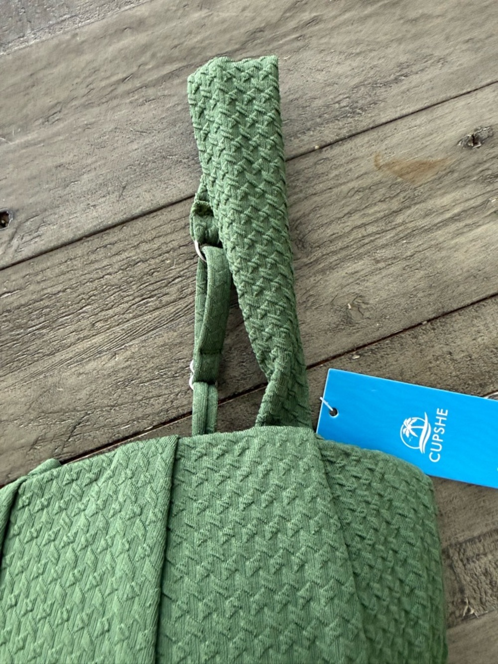 BNWT Cupshe On Holiday Green Bikini, top size large + bottom size medium. - Picture 5 of 10
